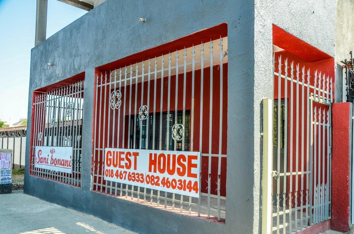 Sani Bonani Guest House Klerksdorp Ngoại thất bức ảnh